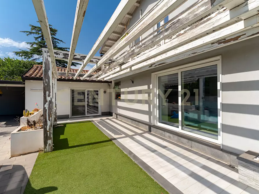 Immagine 7 di Villa in vendita  in Via Immacolata a Catania