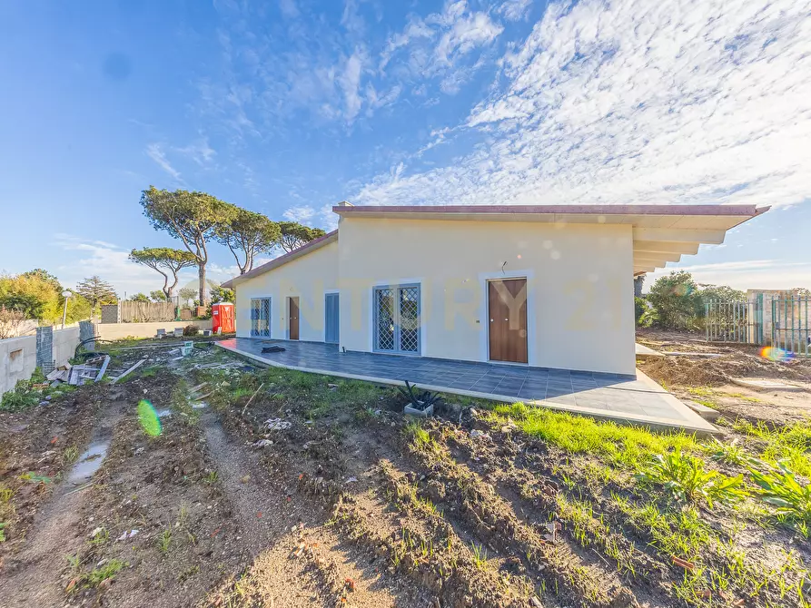 Immagine 22 di Casa trifamiliare in vendita  in Via Basento 4 a Aprilia