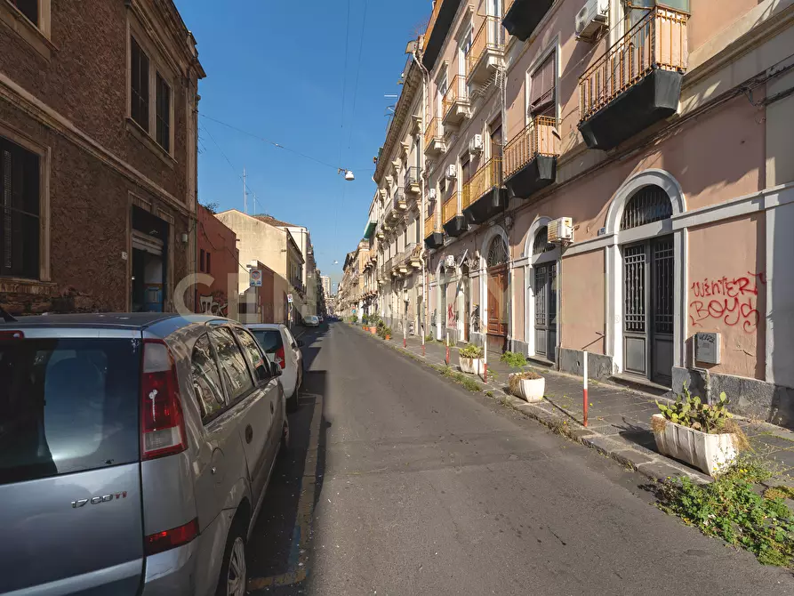 Immagine 5 di Pentalocale in vendita  in Via Giuseppe Verdi 165 a Catania