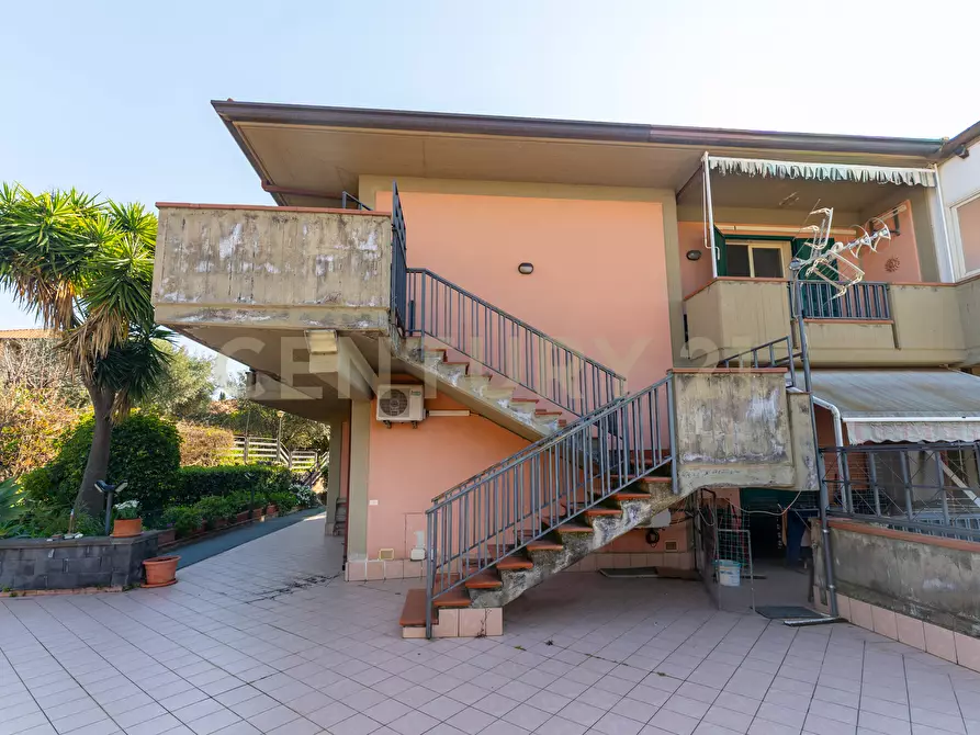 Immagine 16 di Porzione di casa in vendita  in Via Gaetano Donizetti 15 a Mascalucia