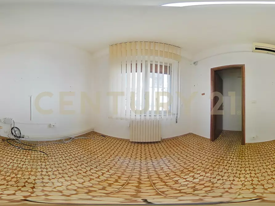 Immagine 35 di Ufficio in affitto  in Via Garibaldi 30 a Giarre
