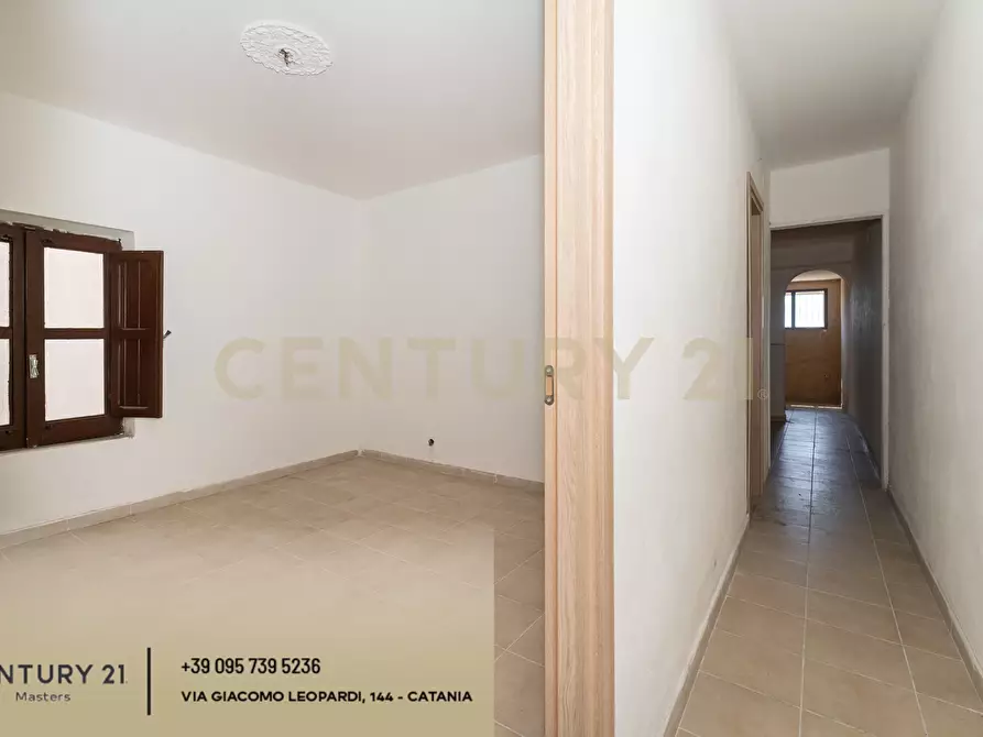 Immagine 72 di Quadrilocale in vendita  in Stradale Cravone 105 a Catania