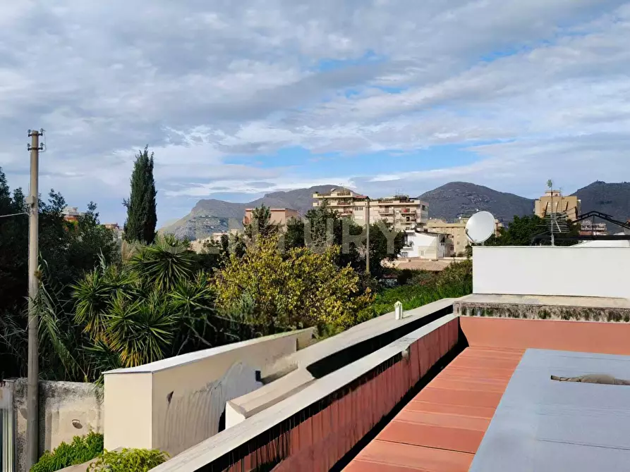Immagine 16 di Casa semindipendente in vendita  in Via Raffaele Paolucci 21 a Palermo