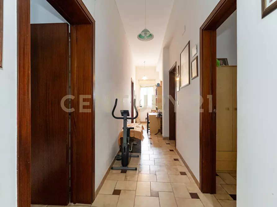 Immagine 25 di Pentalocale in vendita  in Via Sottotenente Cantone 30 a Mascalucia