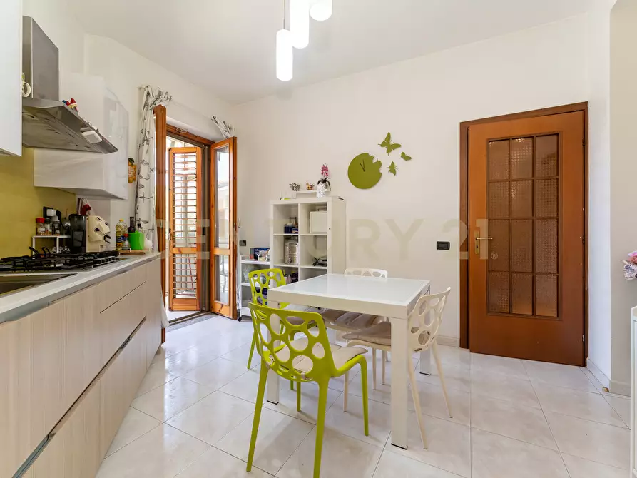 Immagine 10 di Trilocale in vendita  in Via Guglielmo Marconi 107 a Pedara
