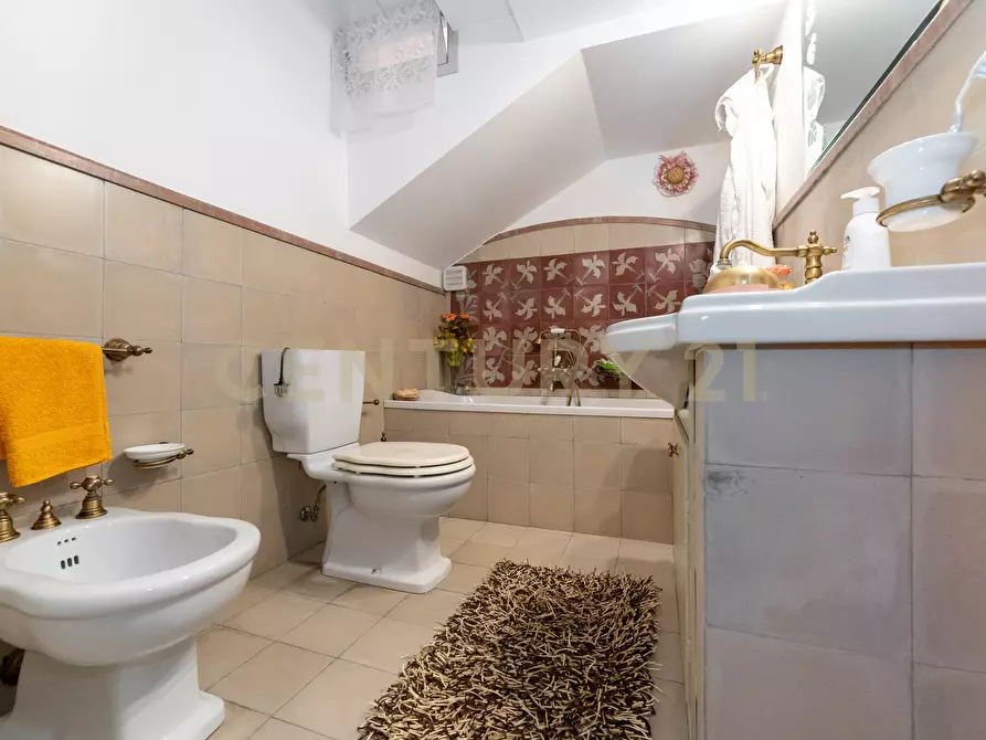 Immagine 29 di Appartamento in vendita  in Via Stazione 12 a Aci Castello