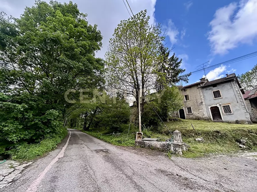 Immagine 11 di Rustico / casale in vendita  in Contrada Tezze snc a Velo Veronese