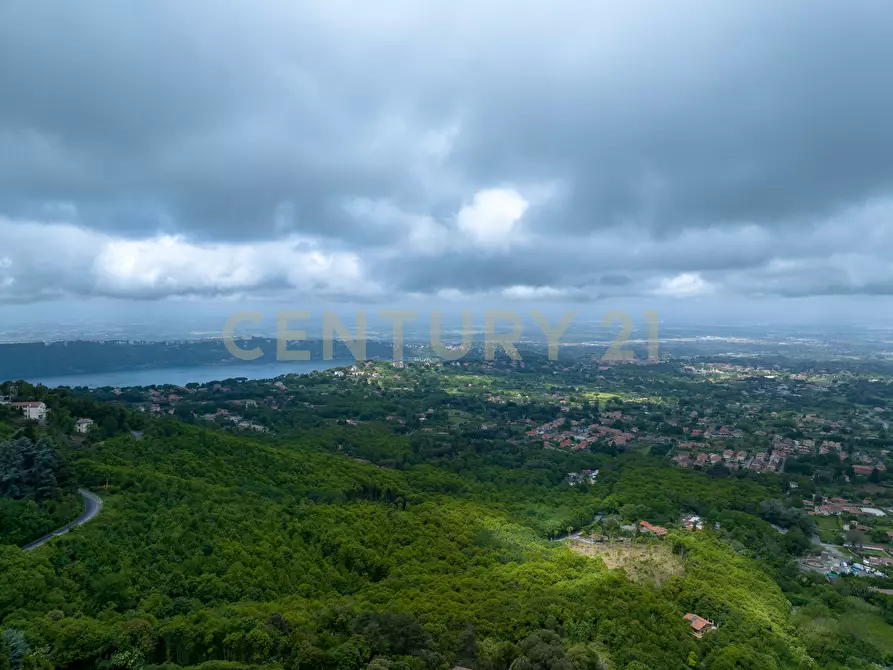 Immagine 57 di Pentalocale in vendita  in Viale Madonna del Tufo 26 a Rocca Di Papa