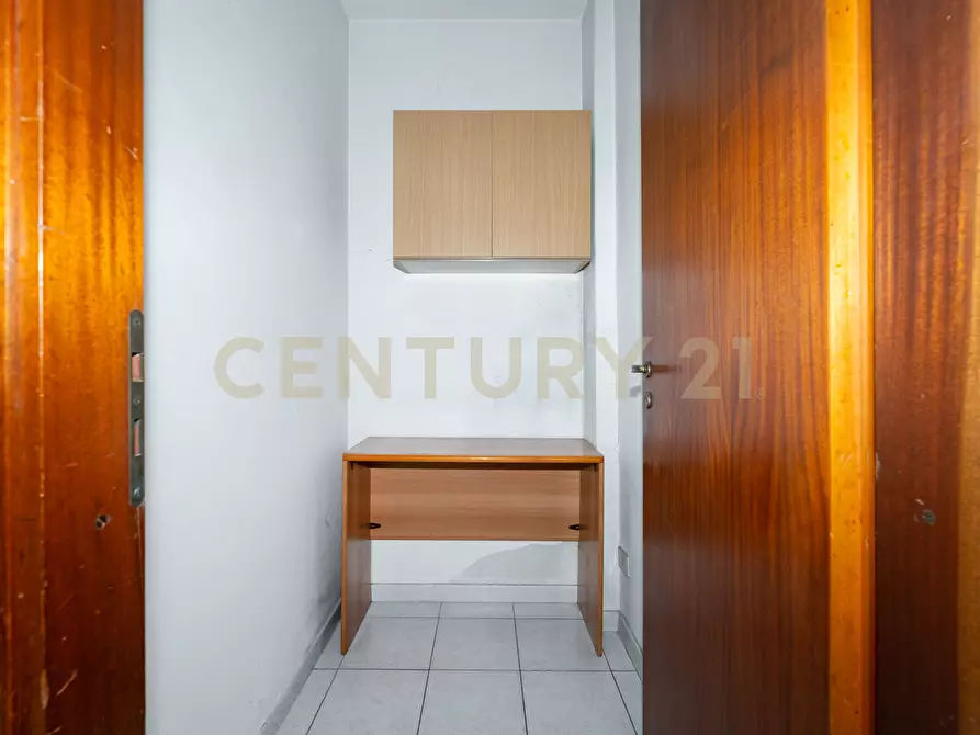 Immagine 25 di Bilocale in affitto  in Via delle Acacie 9 a Catania