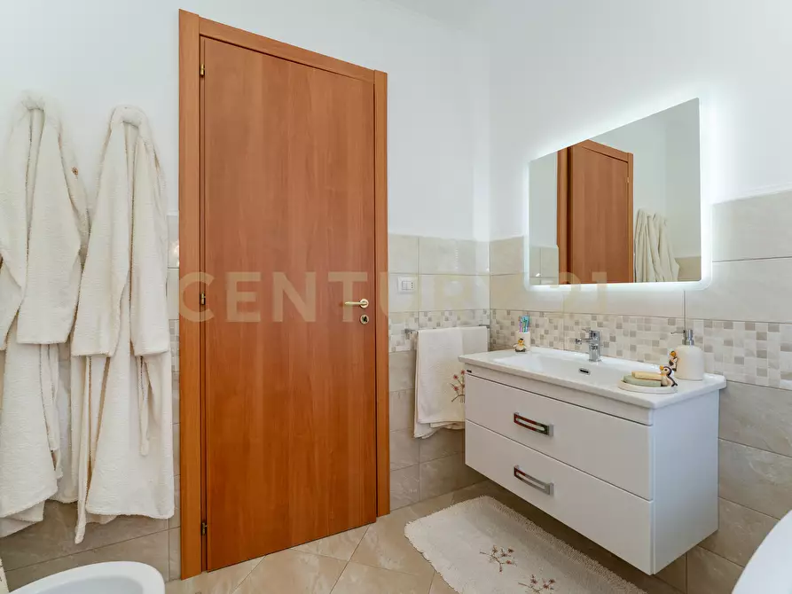 Immagine 33 di Trilocale in vendita  in Via Riccardo Wagner 50 a Acireale