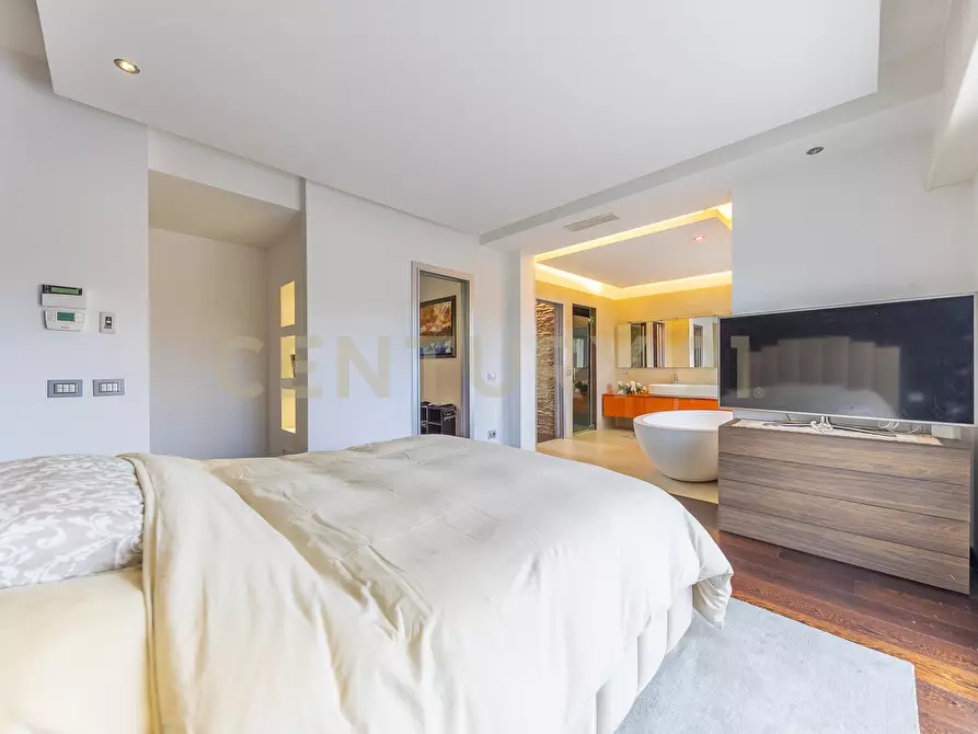 Immagine 83 di Villa in affitto  in Via Bedollo 117 a Roma