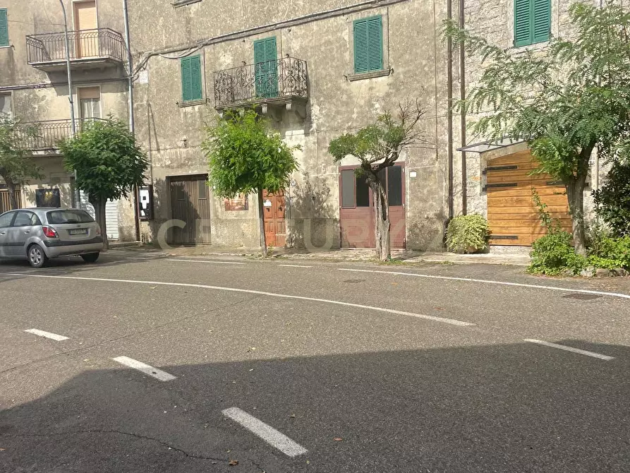 Immagine 4 di Locale commerciale in vendita  in Via Mario Luzi 56 a Semproniano