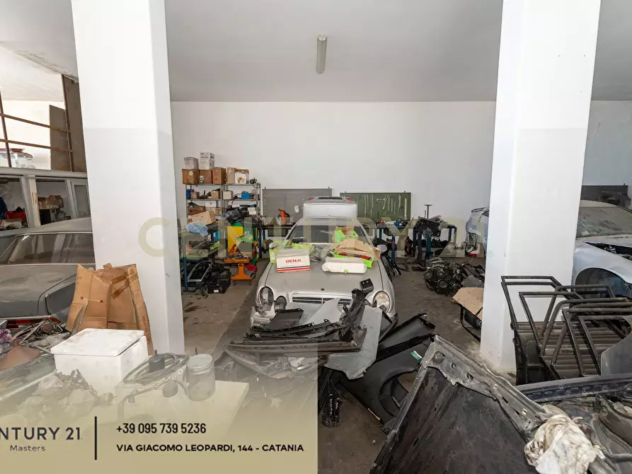Immagine 23 di Locale commerciale in vendita  in Via Antonio Prestinenza 7 a Catania