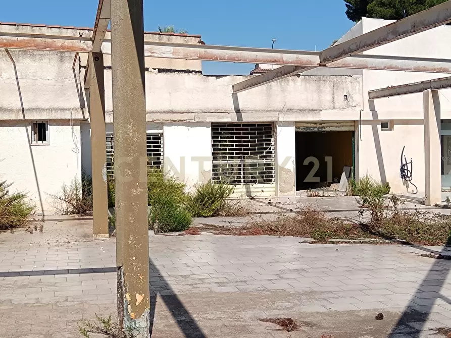 Immagine 29 di Locale commerciale in vendita  in Viale dei Lidi 433 a Siracusa