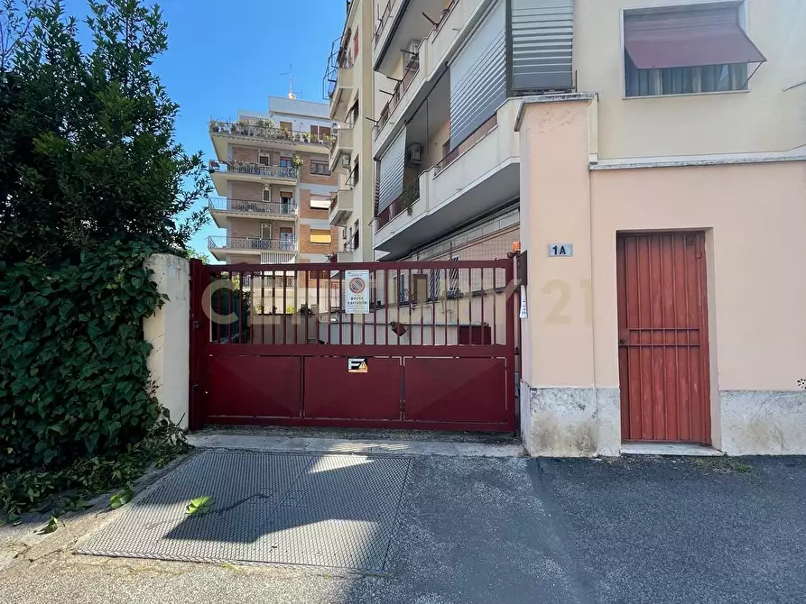 Immagine 1 di Garage in vendita  in Via Bartolomeo Platina 1A a Roma