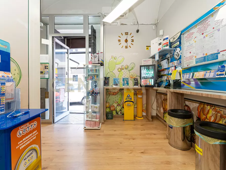 Immagine 11 di Tabaccheria in vendita  in Piazza Grande 11 a Catania