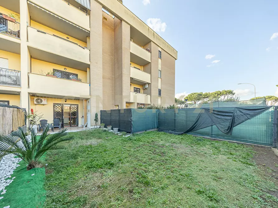 Immagine 20 di Bilocale in vendita  in Via Piero Corti 83 a Roma