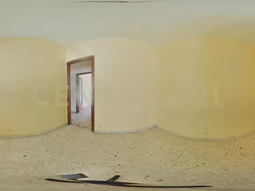 Immagine 49 di Pentalocale in vendita  in Via Carnazza 2 a Tremestieri Etneo