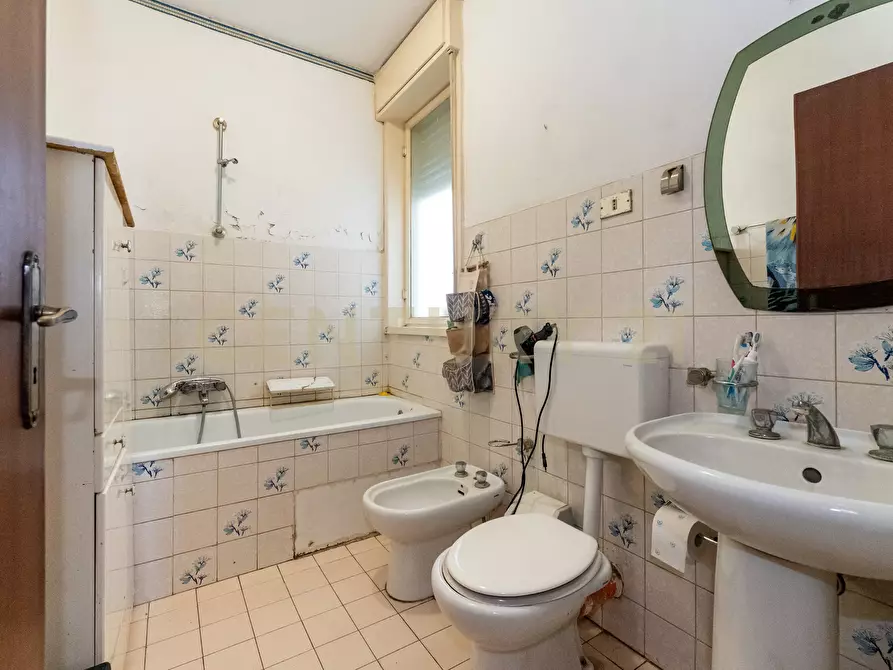 Immagine 31 di Trilocale in vendita  in VIALE CASTAGNOLA 17 a Catania