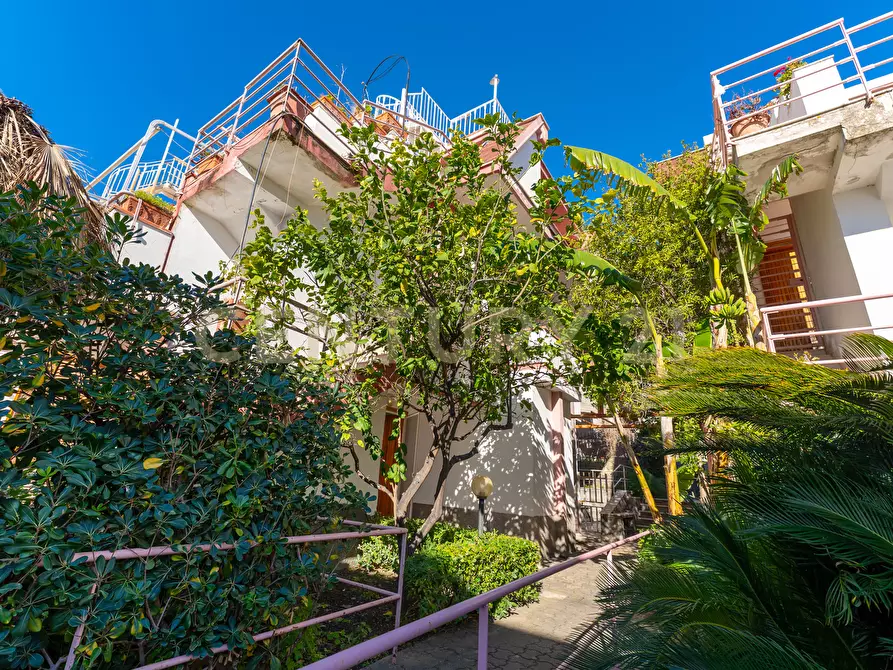 Immagine 43 di Bilocale in vendita  in Via Nazionale 74 bis a Letojanni