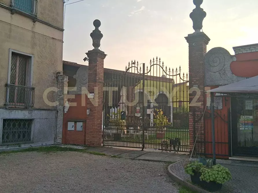 Immagine 1 di Locale commerciale in vendita  in Via Villafontana 138 a Oppeano