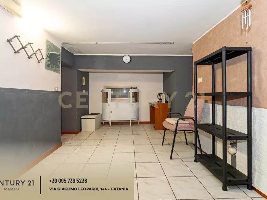 Immagine 39 di Pentalocale in vendita  in Via Isole Eolie 126 a Paterno'