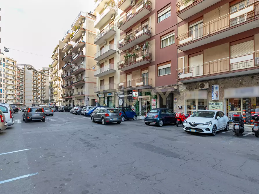 Immagine 2 di Locale commerciale in vendita  in Via Principe Nicola 27C, 29 a Catania