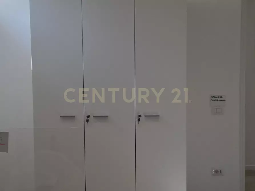 Immagine 6 di Locale commerciale in vendita  in Via Mura di Ponente 69 a Orbetello