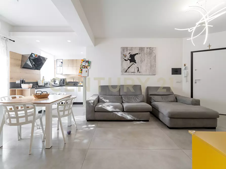 Immagine 8 di Quadrilocale in vendita  in Vicolo  Aurora 8 a Tremestieri Etneo