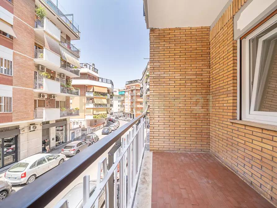 Immagine 46 di Trilocale in vendita  in Via Carlo Dossi 80 a Roma