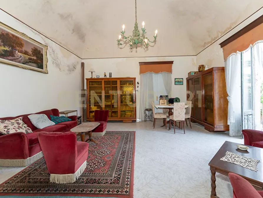 Immagine 33 di Villa in vendita  in Piazza F. M. Scuderi 7 a Viagrande