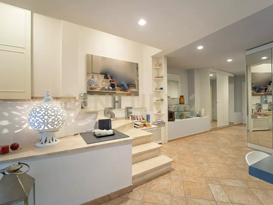 Immagine 42 di Bilocale in vendita  in Via la Sila 14 a Roma