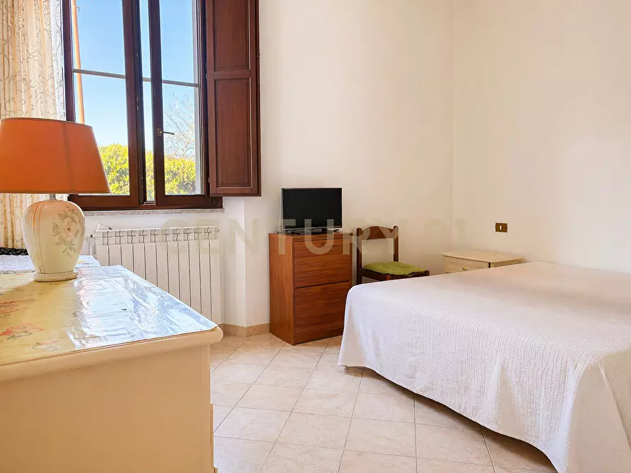 Immagine 10 di Casa bifamiliare in vendita  in Strada Statale 1 42 a Orbetello