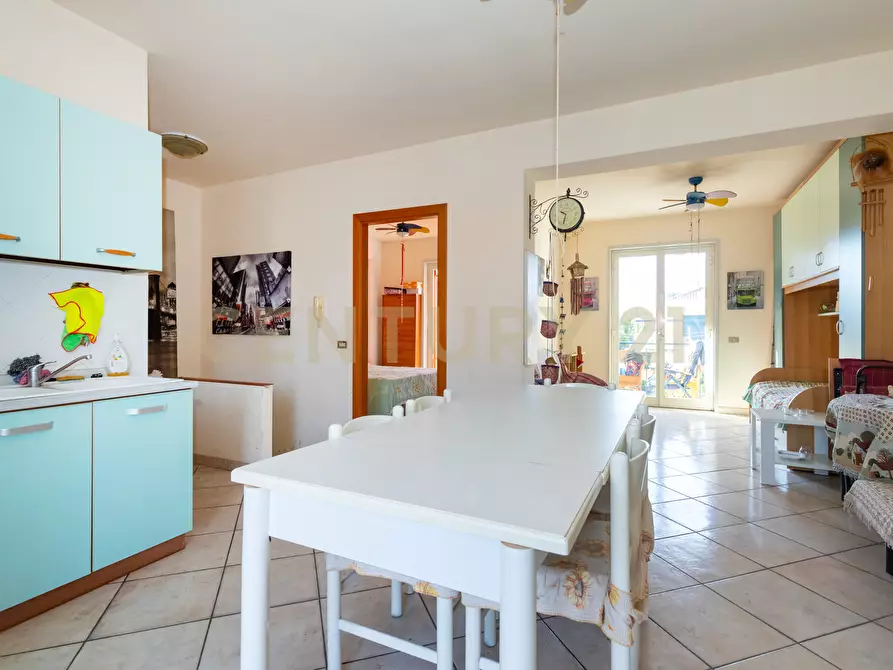 Immagine 10 di Quadrilocale in vendita  in Via Traversa V a Mascali