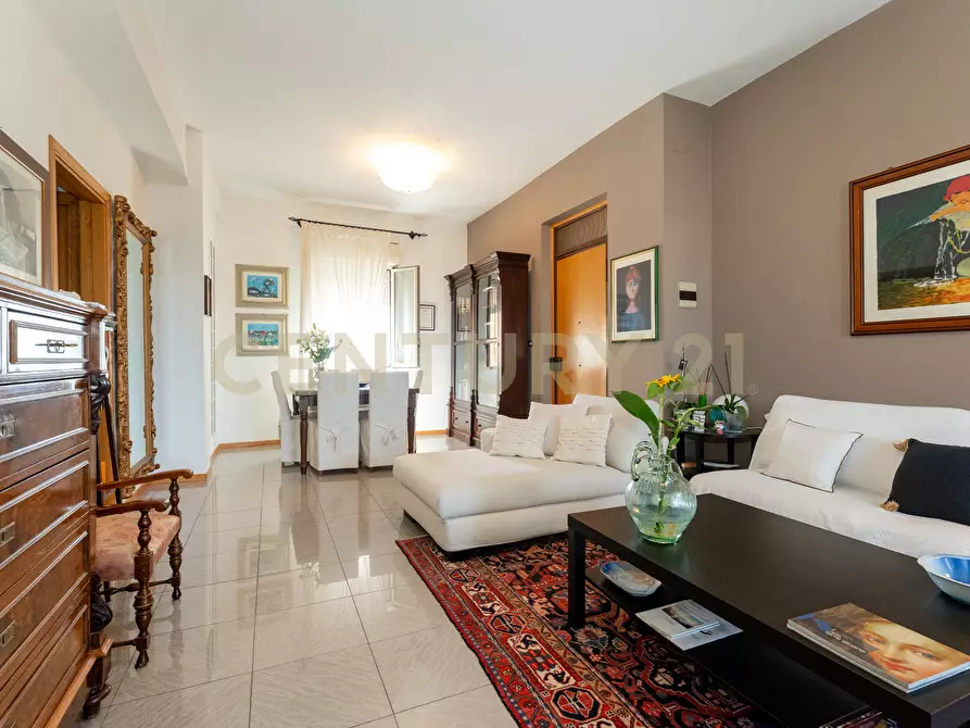 Immagine 4 di Pentalocale in vendita  in Via Salvatore Vigo 106 a Acireale