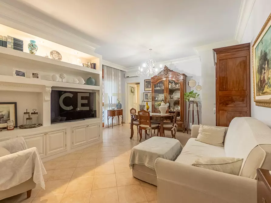 Immagine 2 di Quadrilocale in vendita  in Via Moggio Udinese 28 a Roma