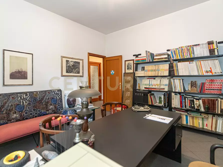 Immagine 20 di Ufficio in vendita  in Via Convento del Carmine 5 a Tremestieri Etneo