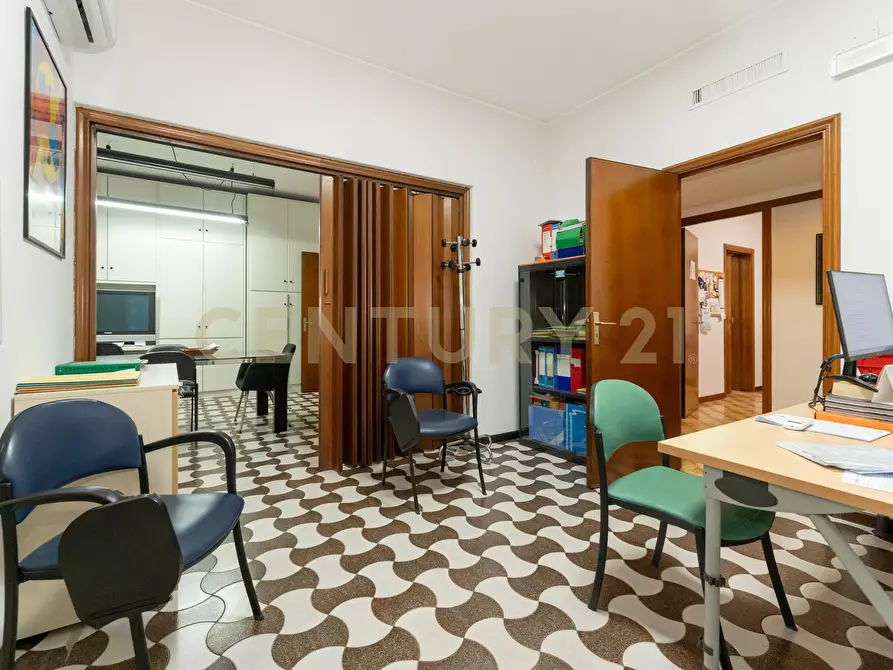 Immagine 10 di Ufficio in vendita  in Via Grazia Deledda 2 a Catania