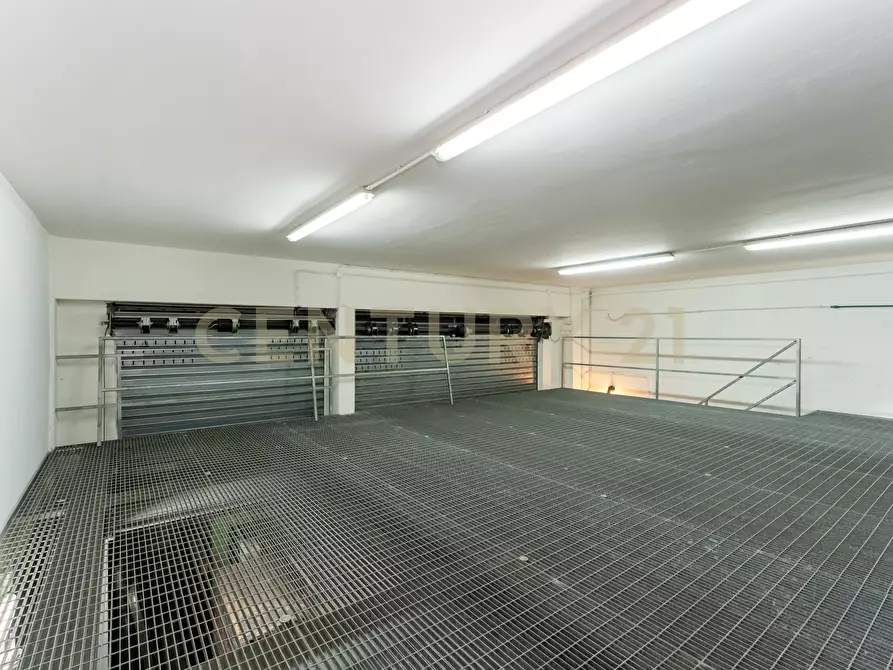 Immagine 27 di Garage in vendita  in Via del Rotolo 42/B a Catania