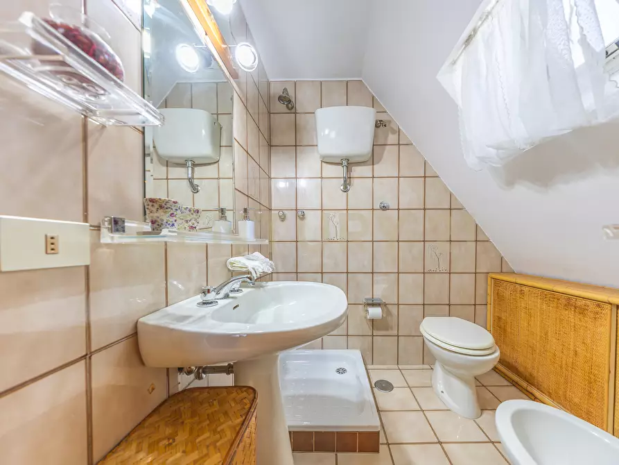 Immagine 23 di Quadrilocale in vendita  in Via Sardegna a Ronciglione