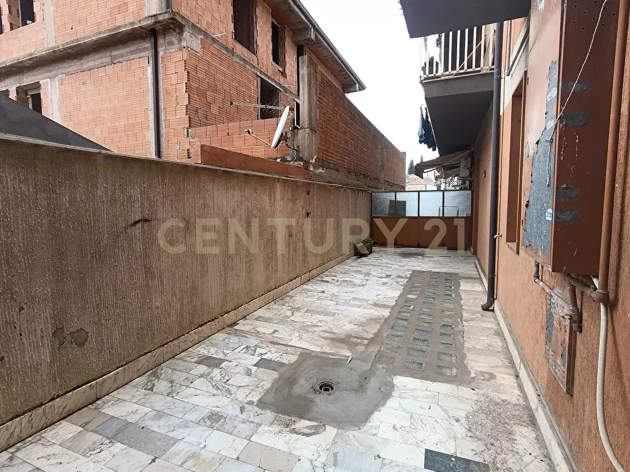 Immagine 13 di Pentalocale in vendita  in Via Nicola Coviello 158 a Biancavilla