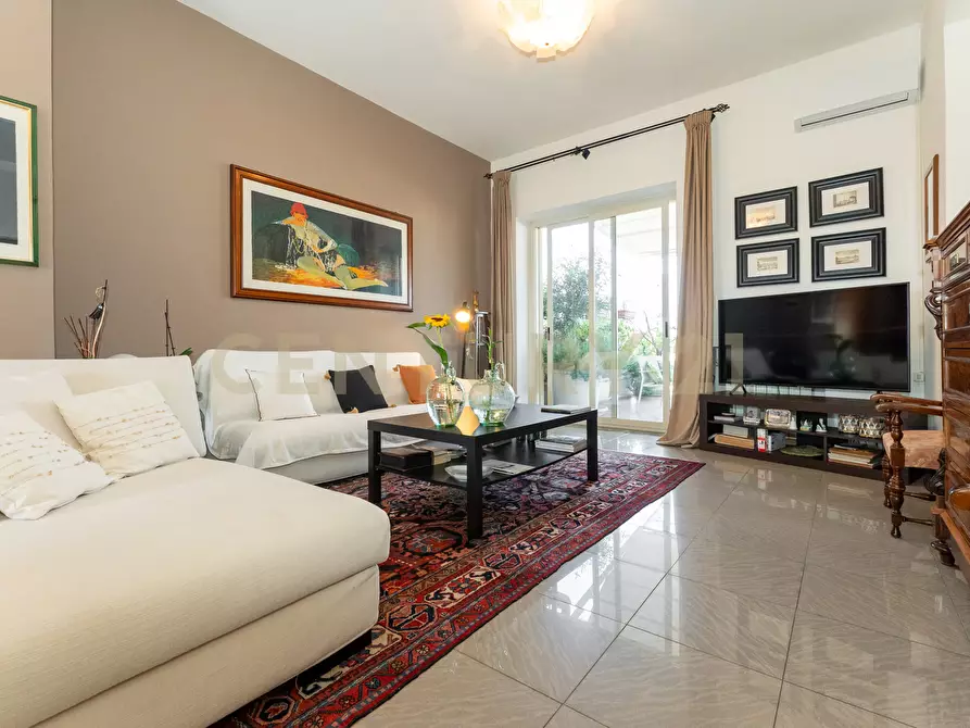 Immagine 3 di Pentalocale in vendita  in Via Salvatore Vigo 106 a Acireale