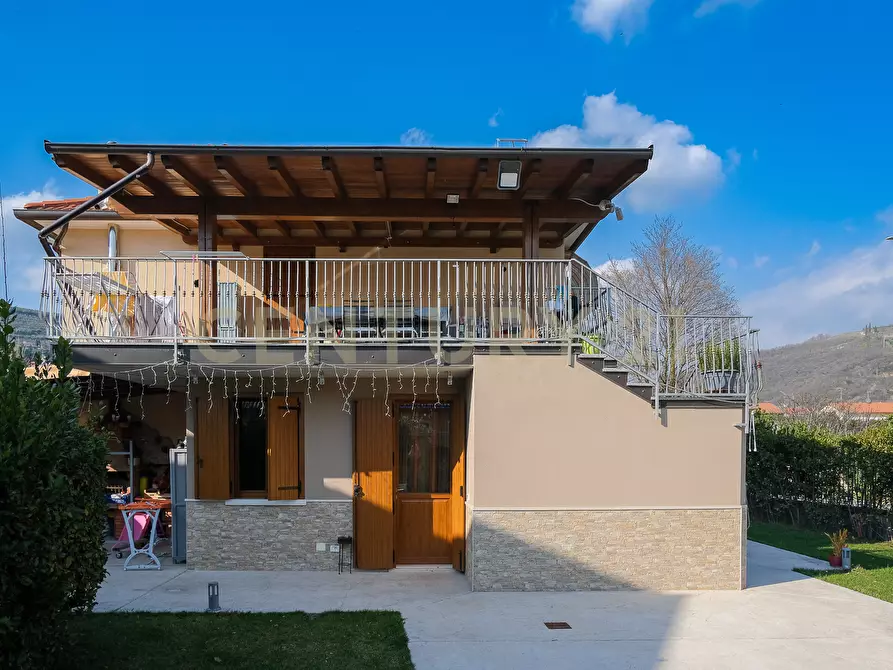 Immagine 1 di Casa bifamiliare in vendita  in Via Giovanni Ventitreesimo 2 a Mezzane Di Sotto