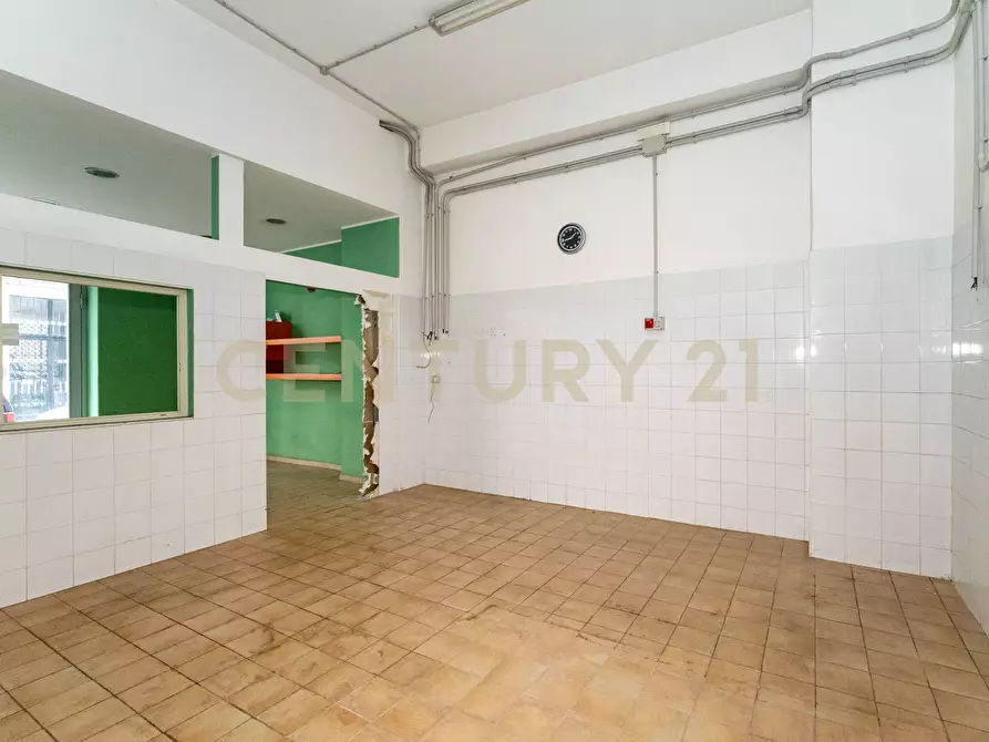 Immagine 19 di Locale commerciale in vendita  in Via Cagliari 51 a Catania