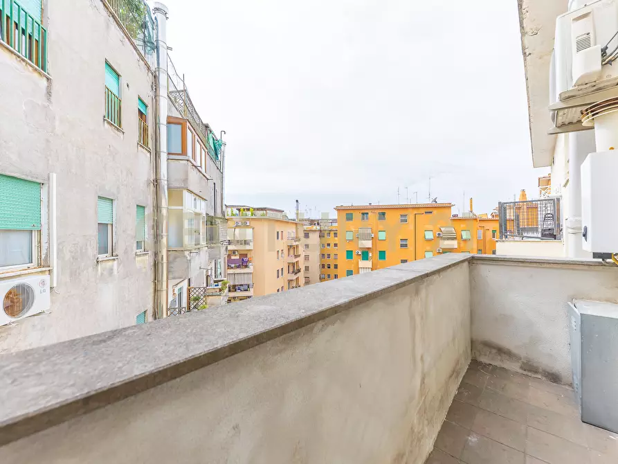 Immagine 21 di Attico in vendita  in Via Tripolitania 182 a Roma