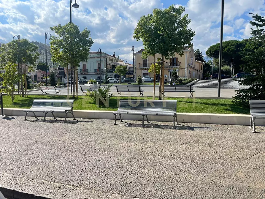 Immagine 3 di Locale commerciale in vendita  in Piazza Vittorio Emanuele a Nicolosi