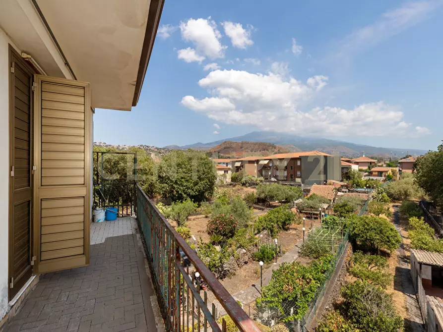 Immagine 48 di Pentalocale in vendita  in Via Vittorio Emanuele 181 a Viagrande