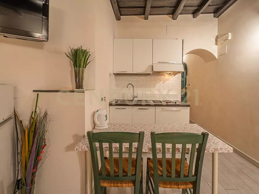 Immagine 25 di Trilocale in vendita  in Via Urbana 80 a Roma