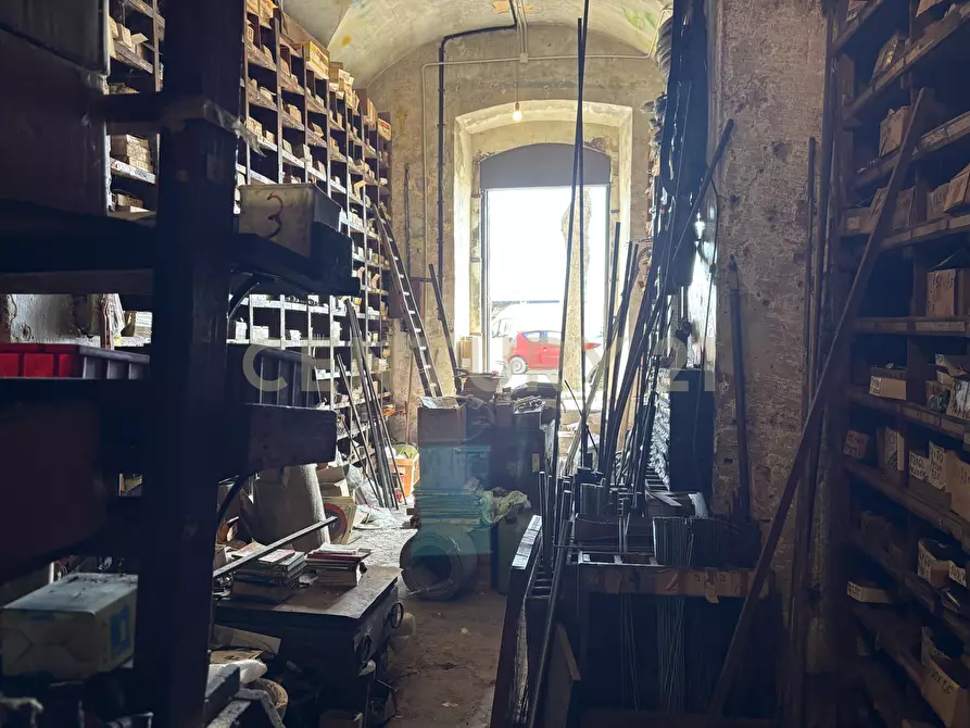 Immagine 34 di Locale commerciale in vendita  in Via 6 Aprile 61 a Catania