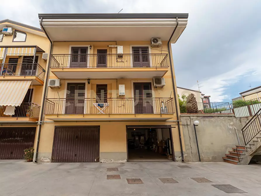 Immagine 2 di Villa in vendita  in Via Emanuela Setticarraro 59 a Belpasso